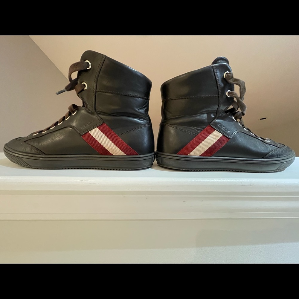 Bally high top Oldani in Chocolate. Fits like 9.
